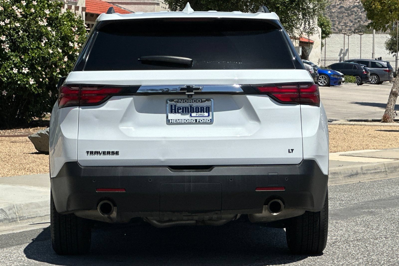 Used 2022 Chevrolet Traverse LT w/ LPO, Blackout Package FWD image 5