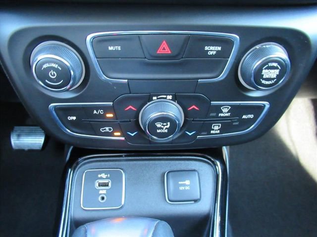 Used 2021 Jeep Compass Latitude FWD image 24