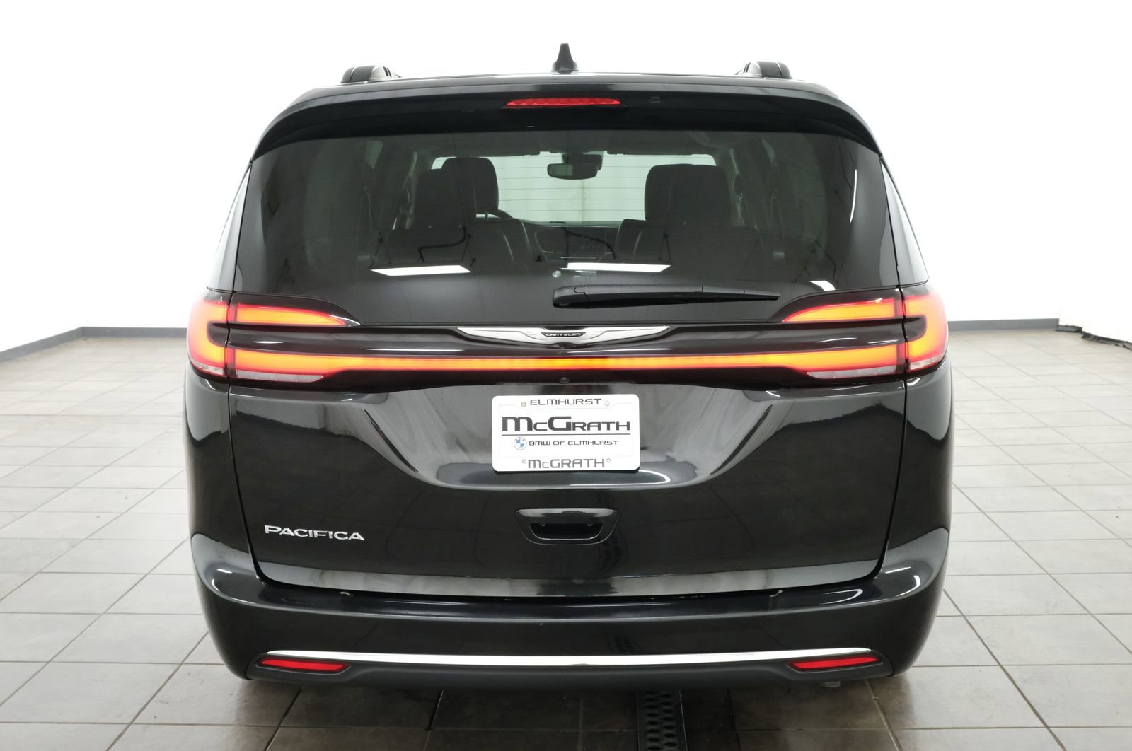 Used 2022 Chrysler Pacifica Touring-L FWD image 4