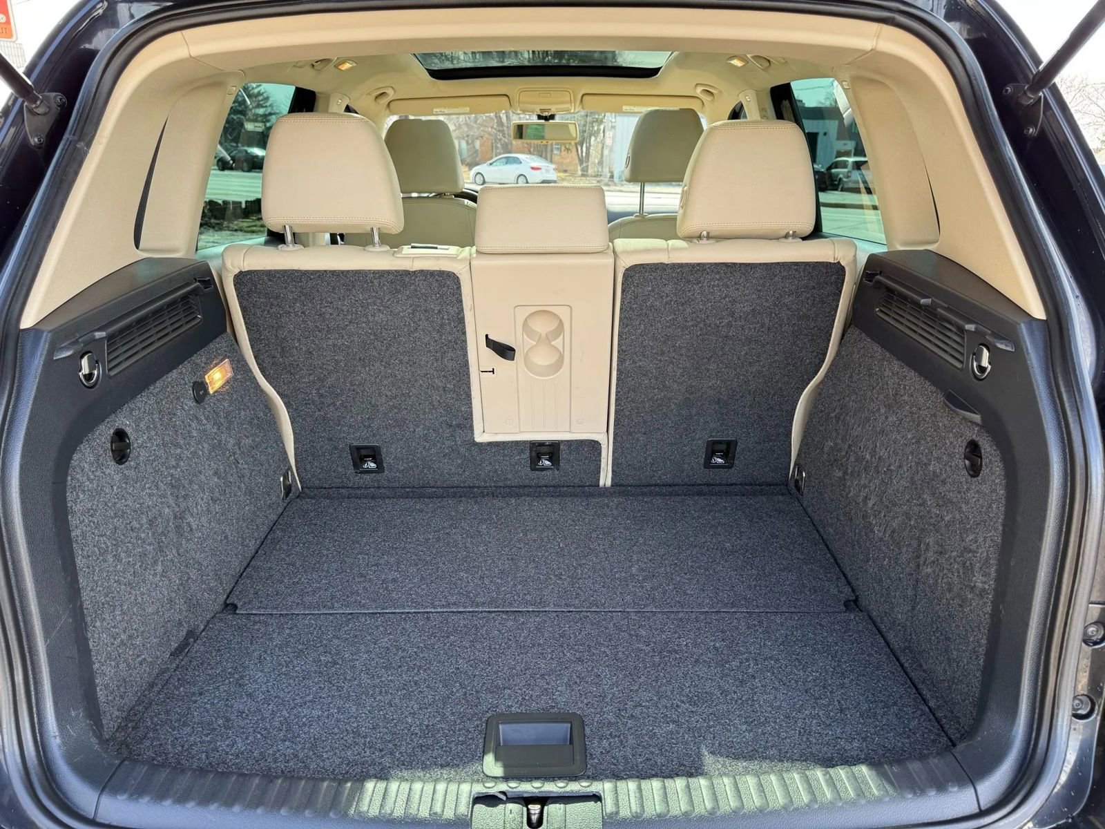 Used 2017 Volkswagen Tiguan SEL image 13