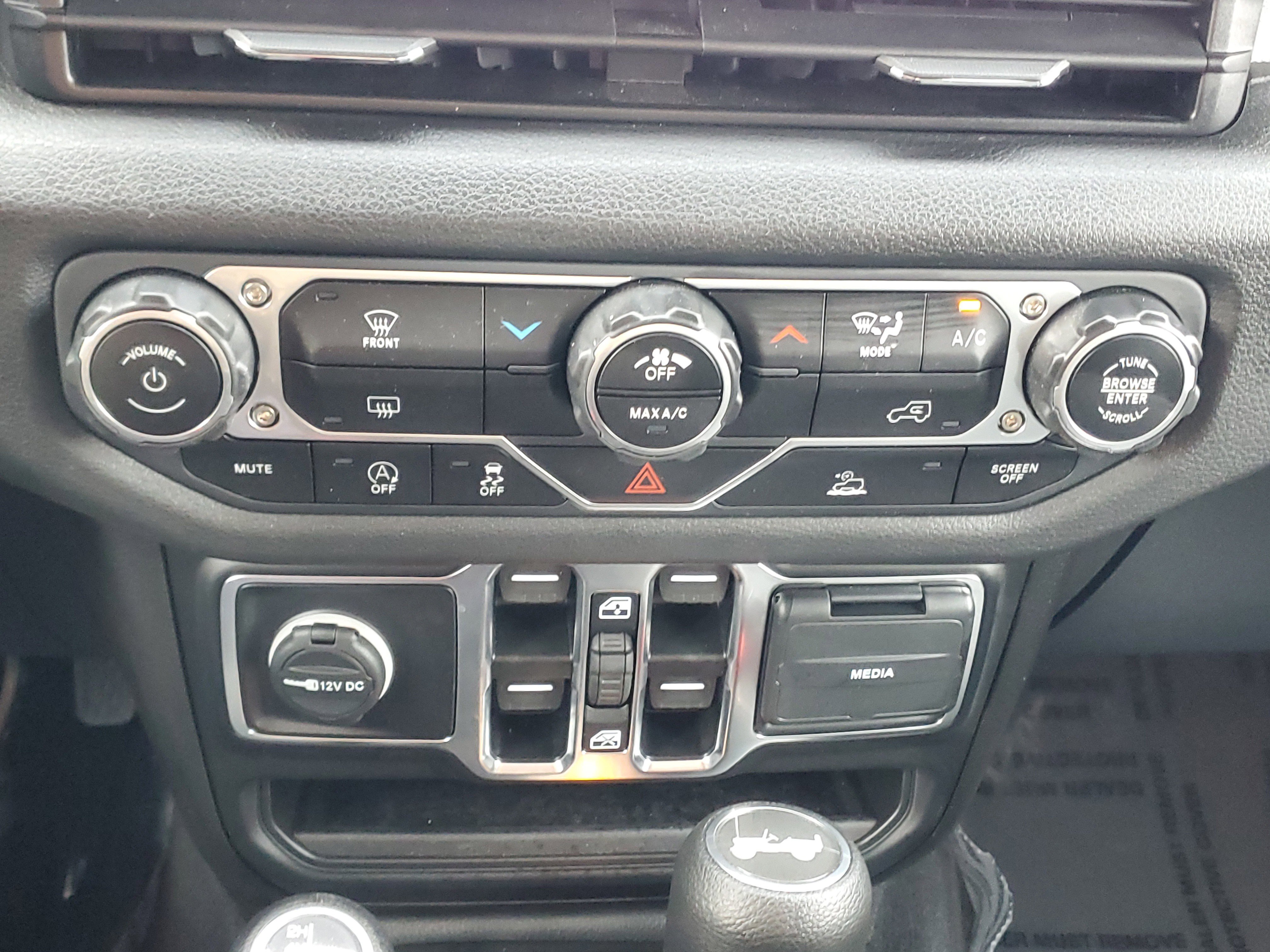 Used 2025 Jeep Wrangler Sport image 24