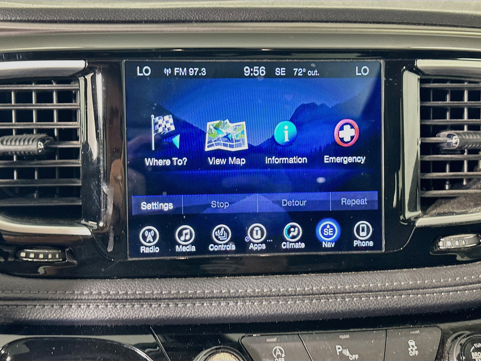 Used 2017 Chrysler Pacifica Limited FWD image 22