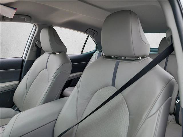 Used 2021 Toyota Camry XLE w/ Cold Weather Package image 14