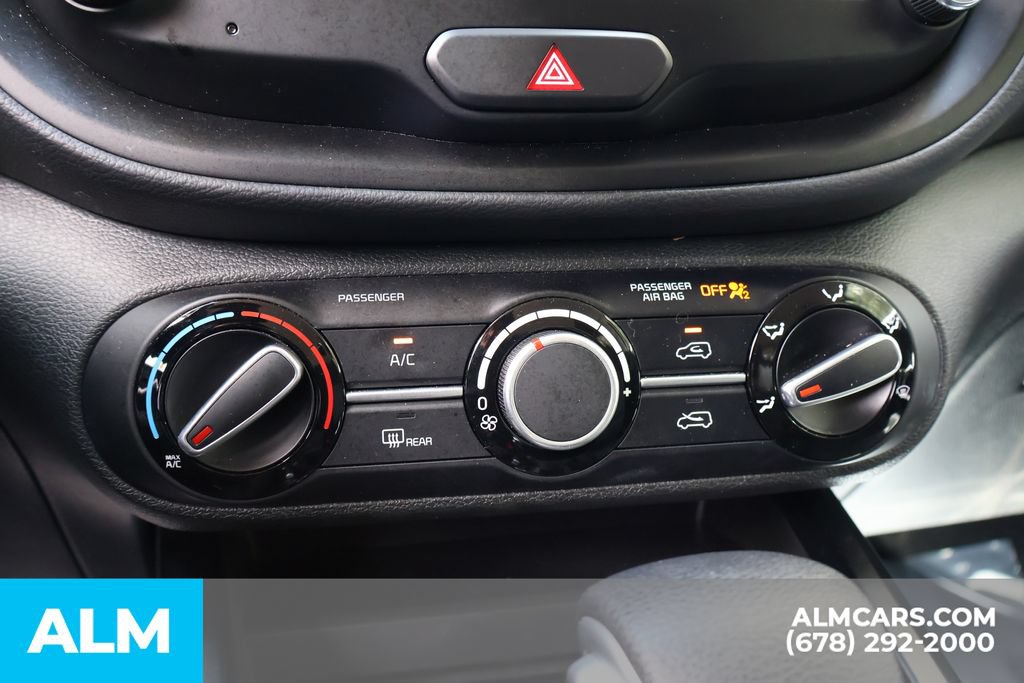 Used 2025 Kia Soul LX w/ LX Technology Package FWD image 31