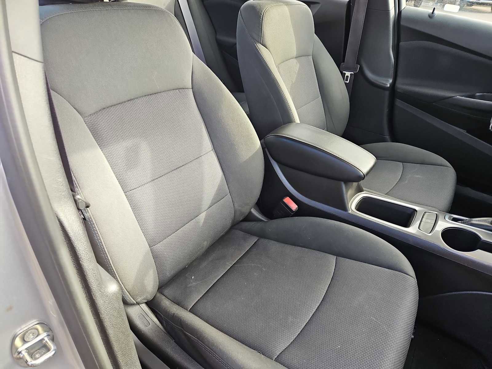 Used 2017 Chevrolet Cruze LT w/ Convenience Package image 20