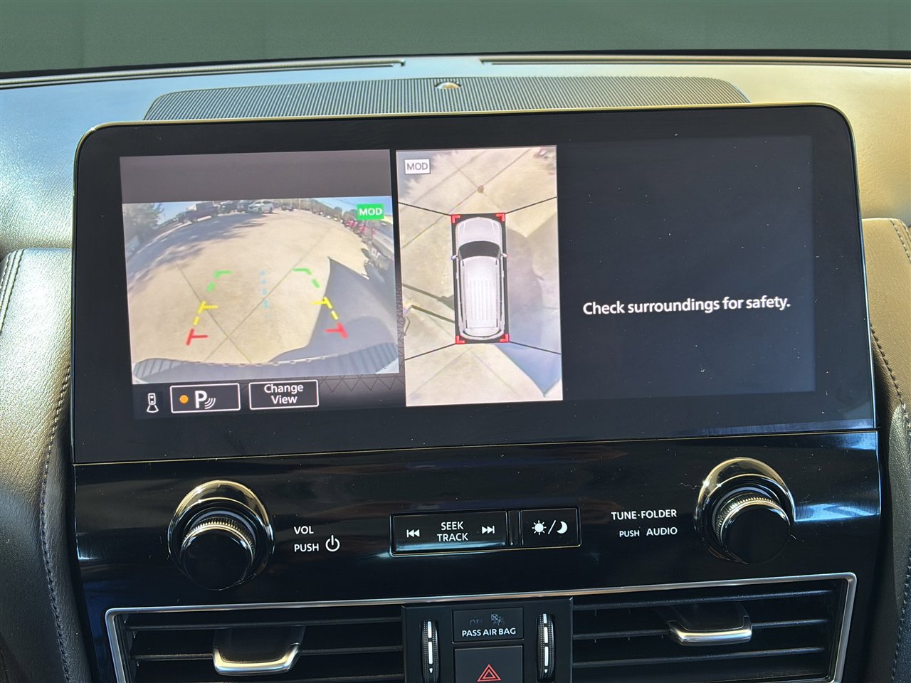 Used 2021 Nissan Armada SL w/ Captain's Chairs Package image 29