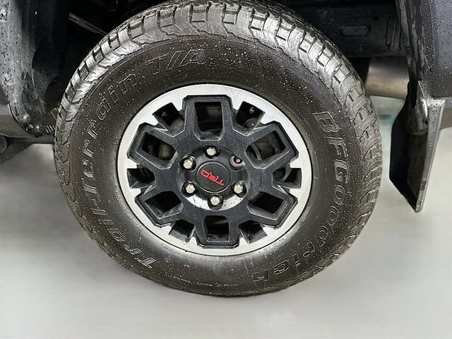 Used 2024 Toyota Tacoma TRD Off-Road w/ TRD Off Road Upgrade Package AWD/4WD image 27