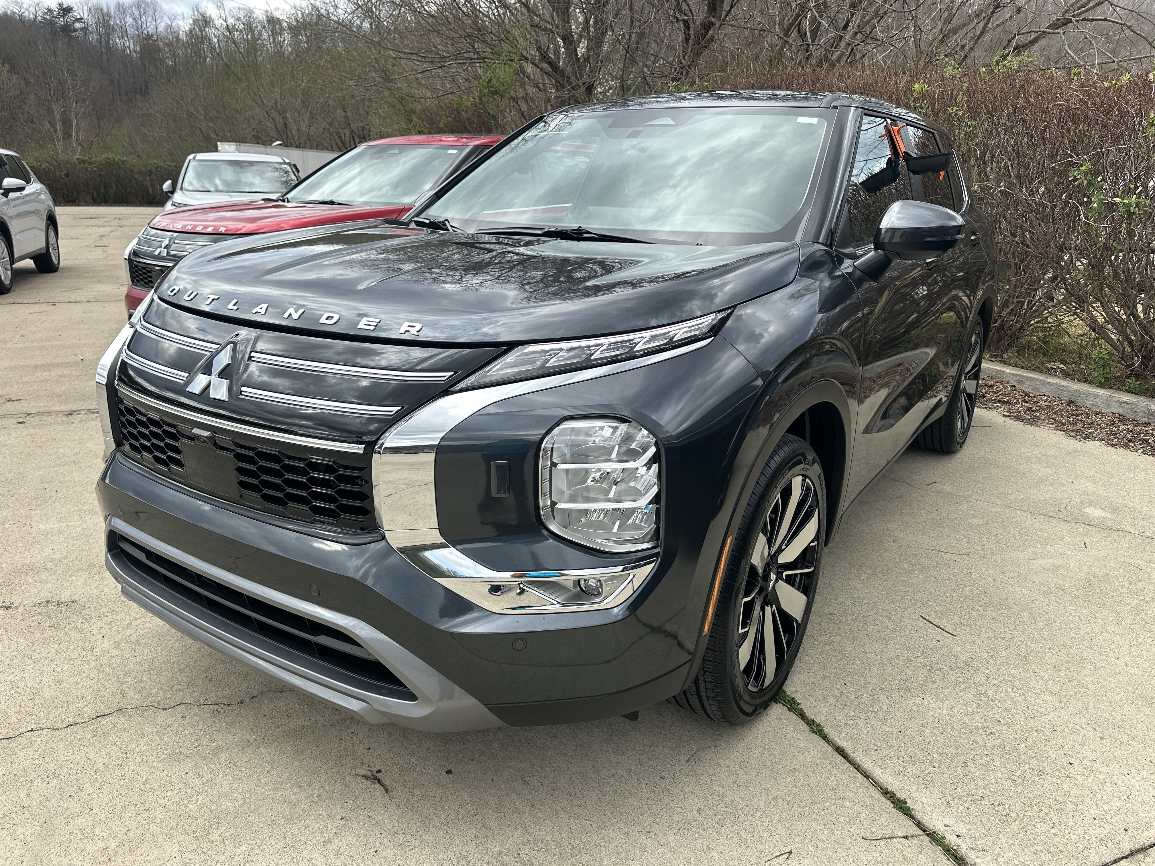 New 2026 Mitsubishi Outlander SE AWD/4WD image 3