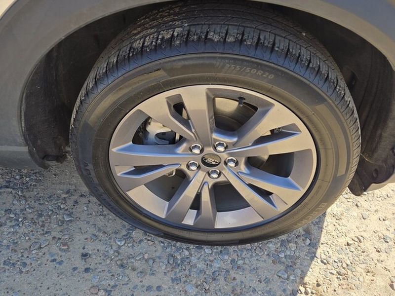 Used 2022 Ford Explorer XLT w/ Equipment Group 202A RWD image 18