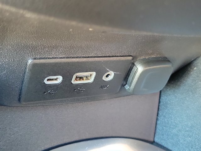 Used 2020 Chevrolet Malibu LT FWD image 22