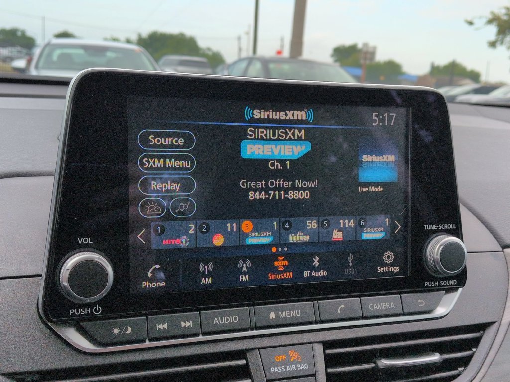 Used 2025 Nissan Altima 2.5 SV FWD image 18