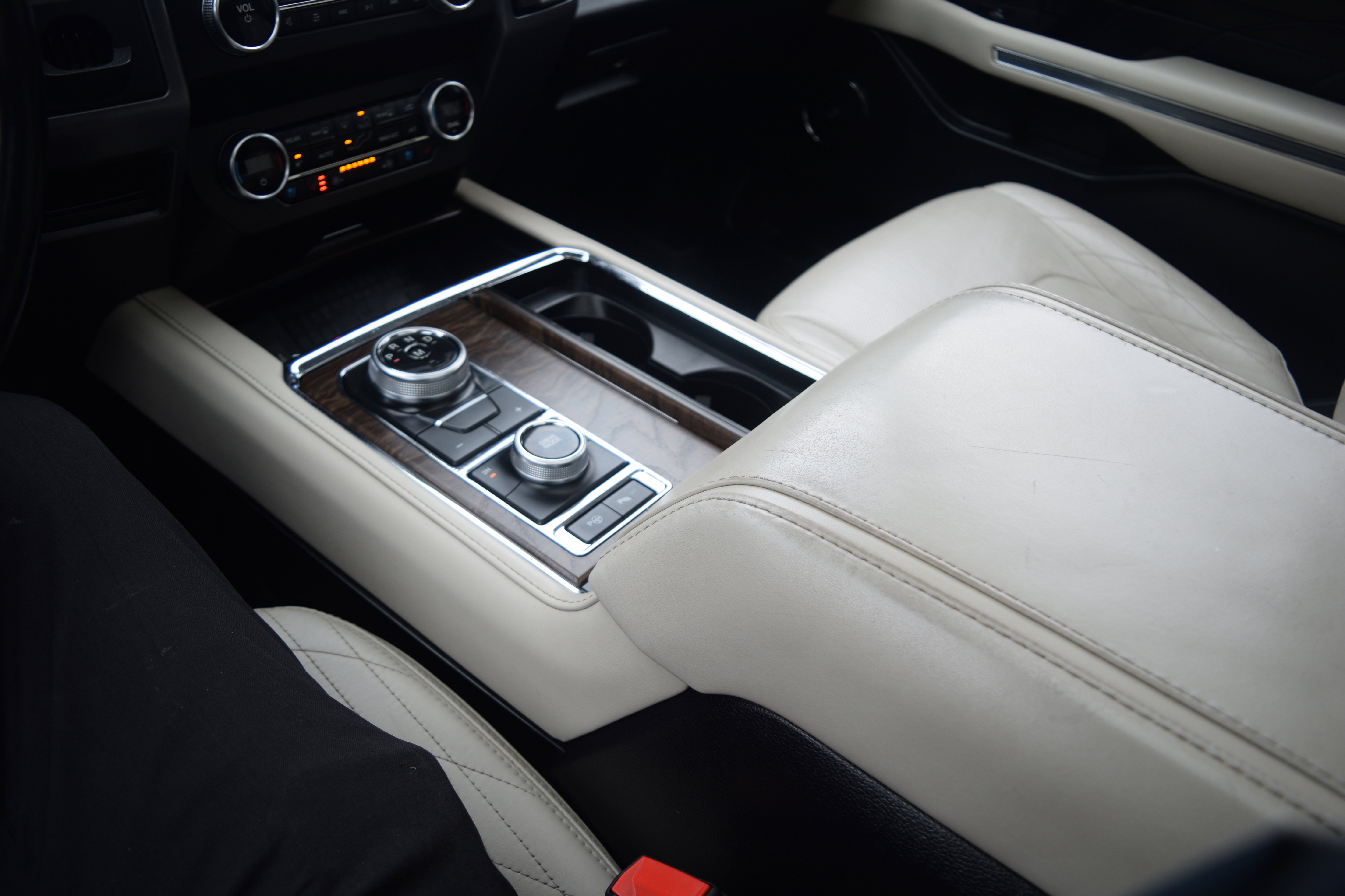 Used 2019 Ford Expedition Platinum image 12