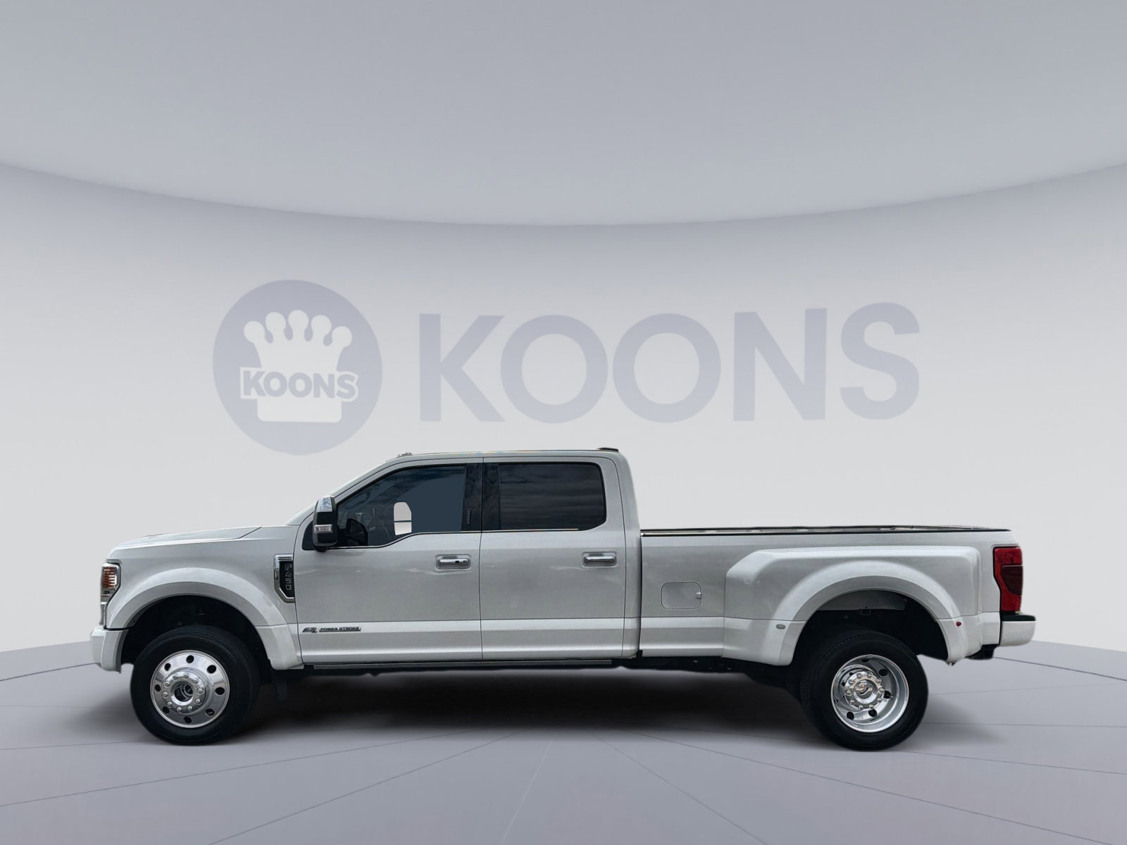 Used 2022 Ford F450 Platinum w/ FX4 Off-Road Package image 2