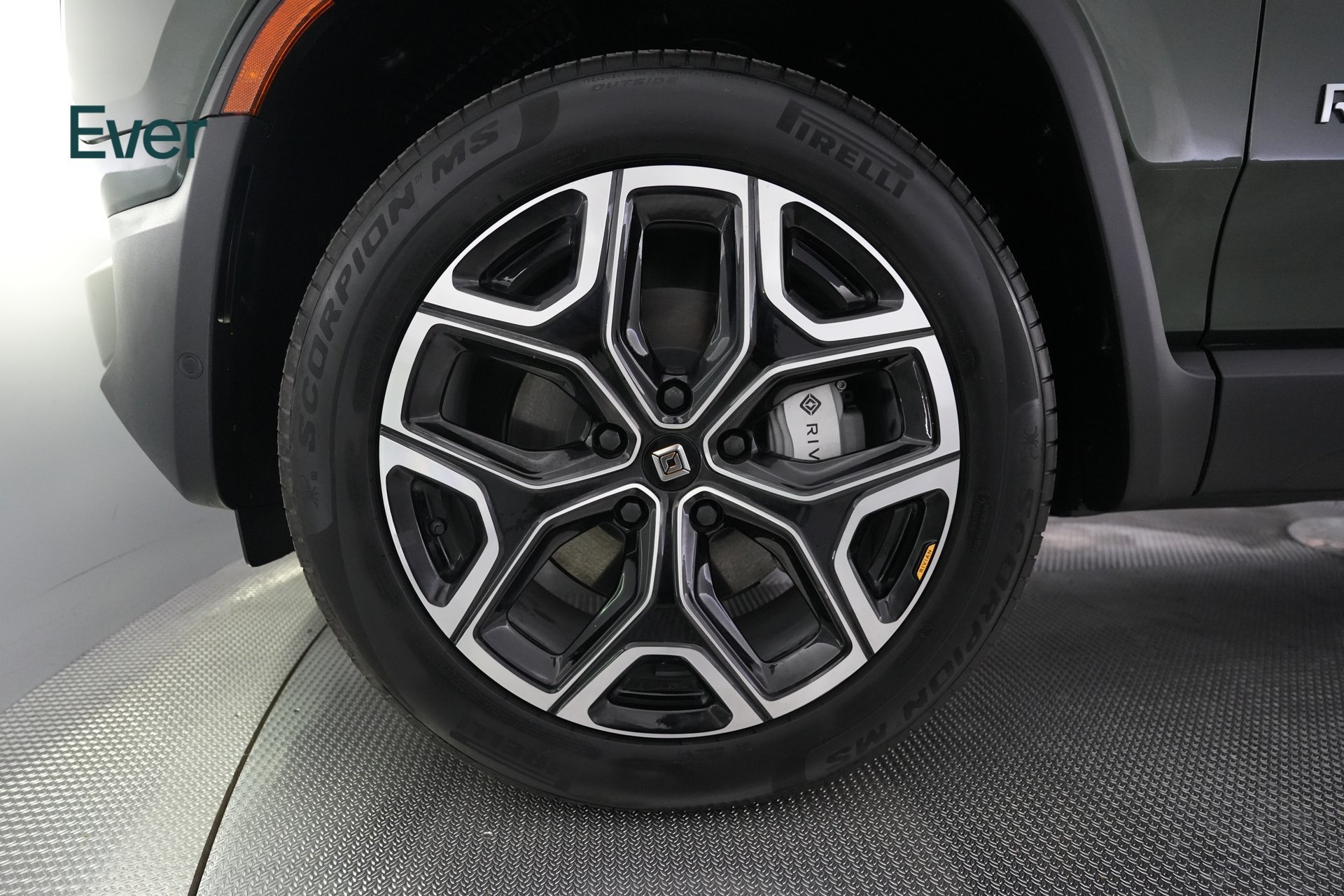 Used 2025 Rivian R1T Adventure Dual AWD/4WD image 20