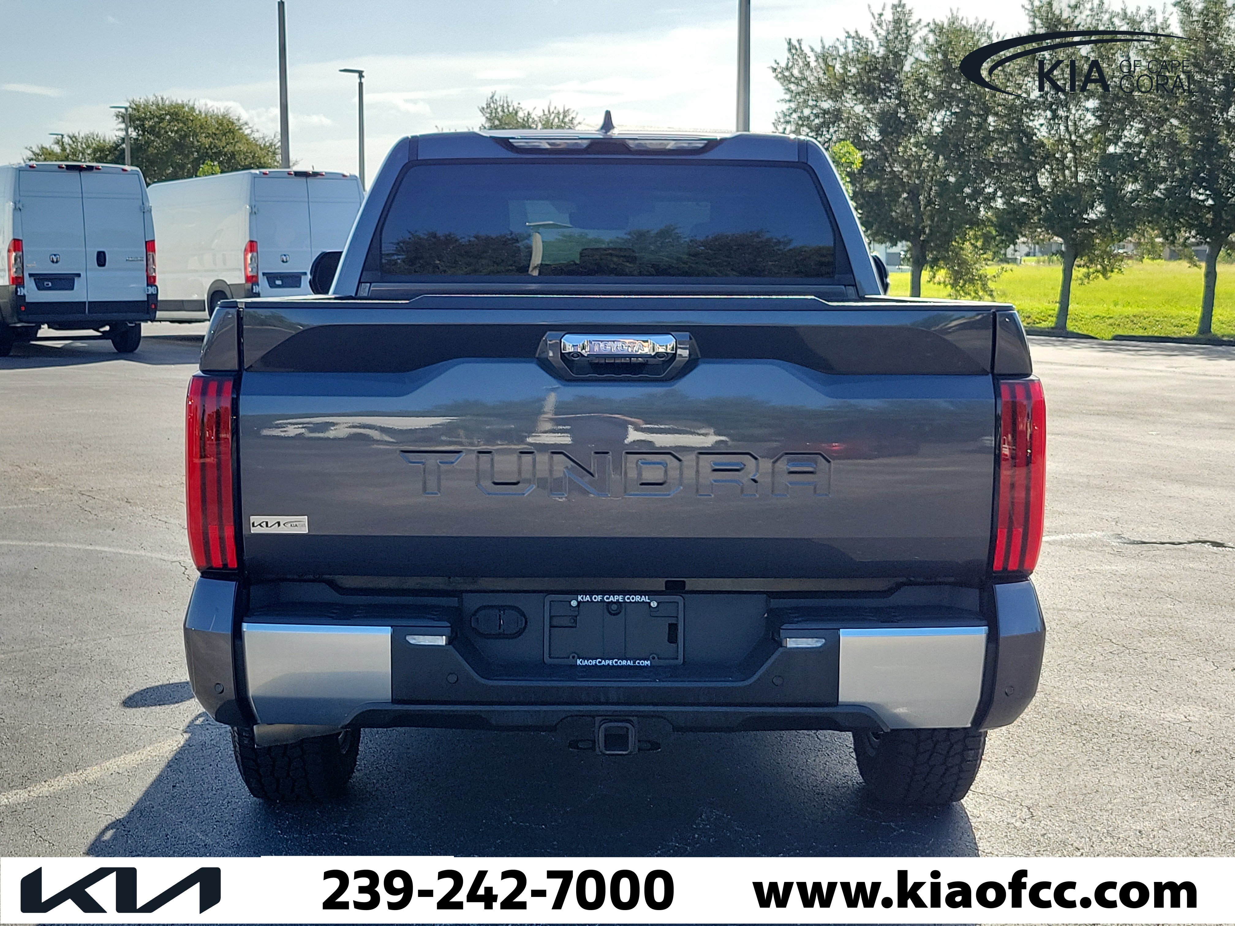 Used 2023 Toyota Tundra Limited w/ Power Package RWD image 5