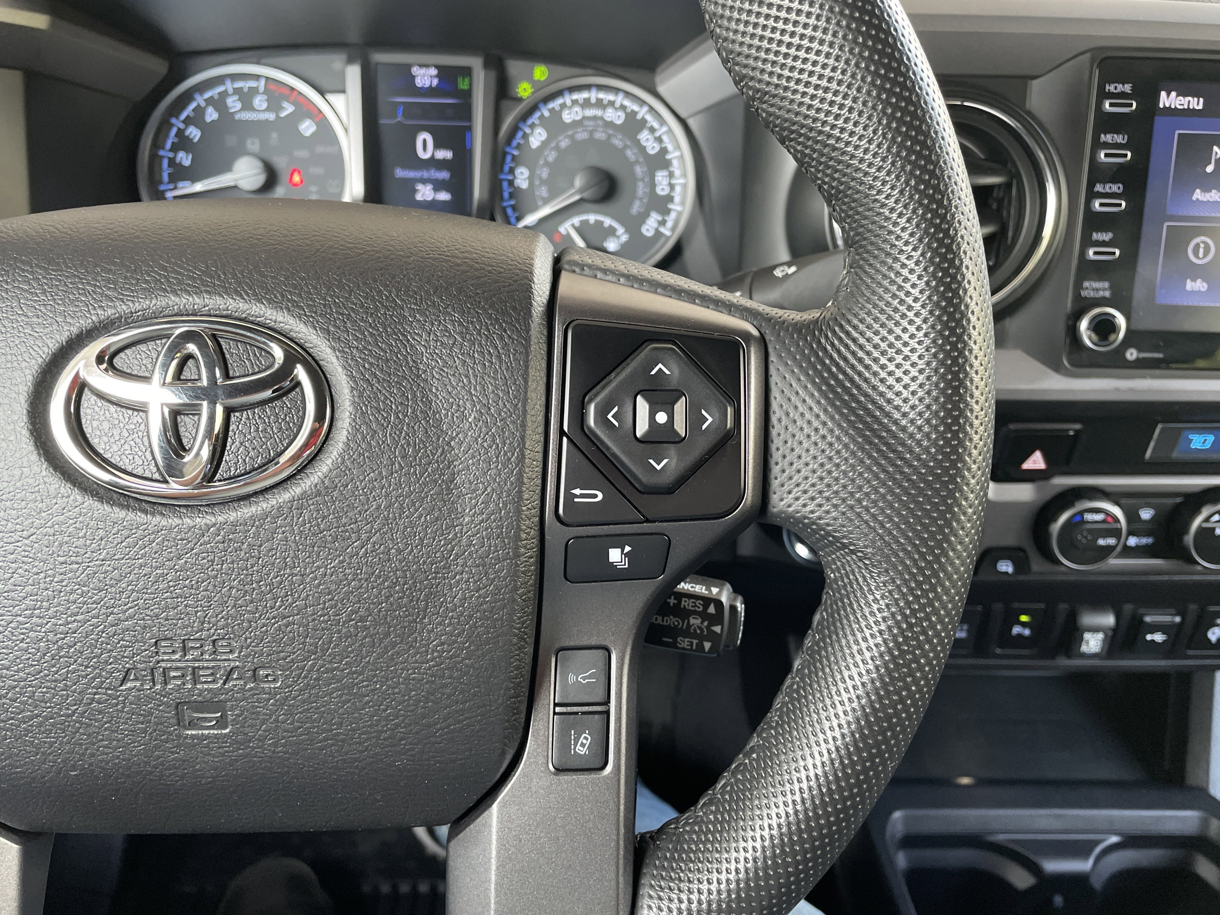 Used 2022 Toyota Tacoma TRD Off-Road image 13