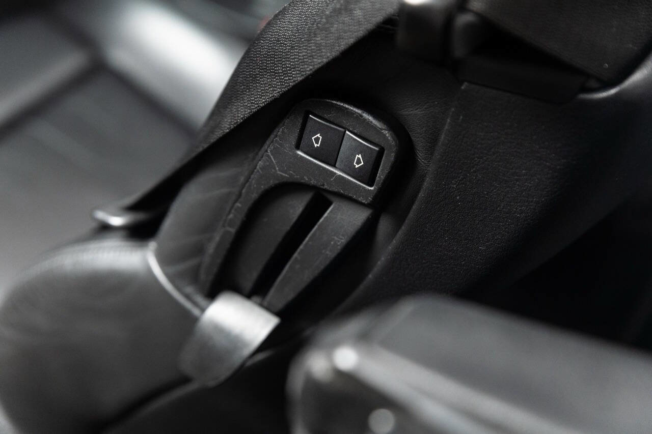 Used 2005 BMW M3 Convertible image 80