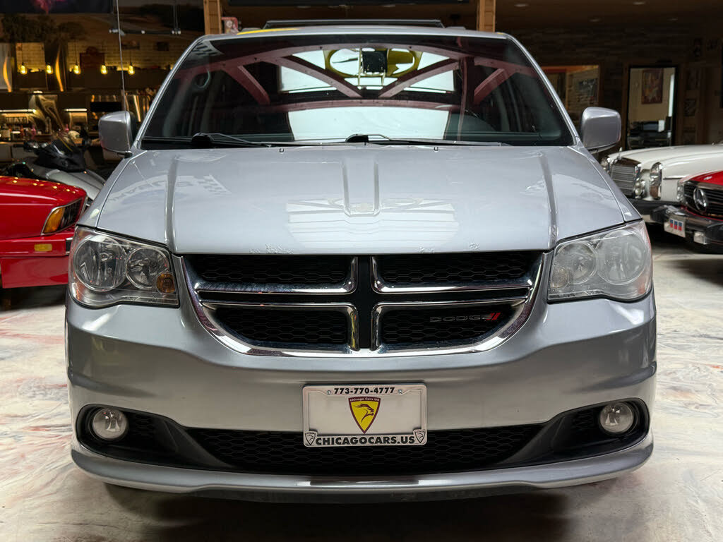 Used 2018 Dodge Grand Caravan SXT FWD image 2
