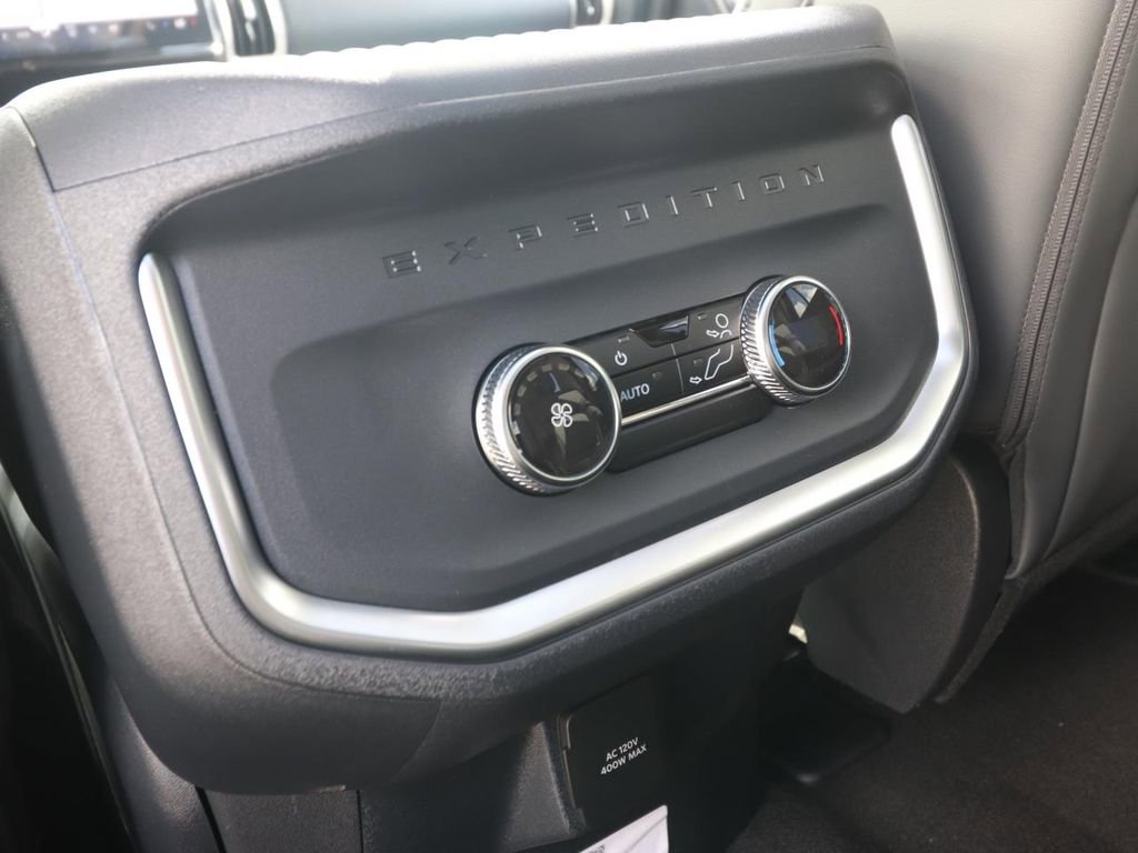 New 2026 Ford Expedition Active image 15