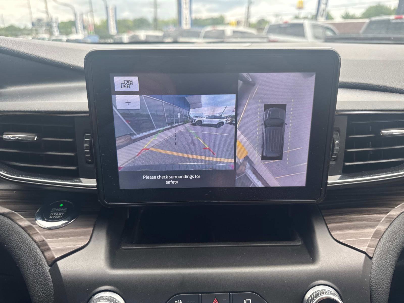 Used 2020 Ford Explorer Limited image 25