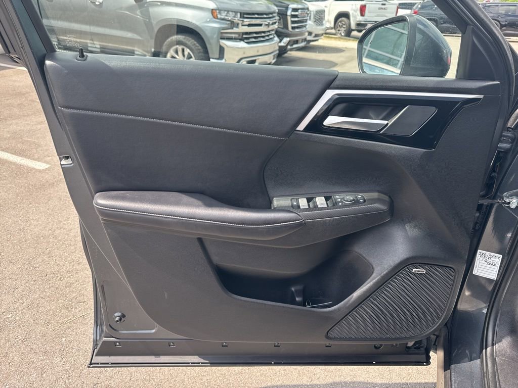 Used 2025 Mitsubishi Outlander SE FWD image 10