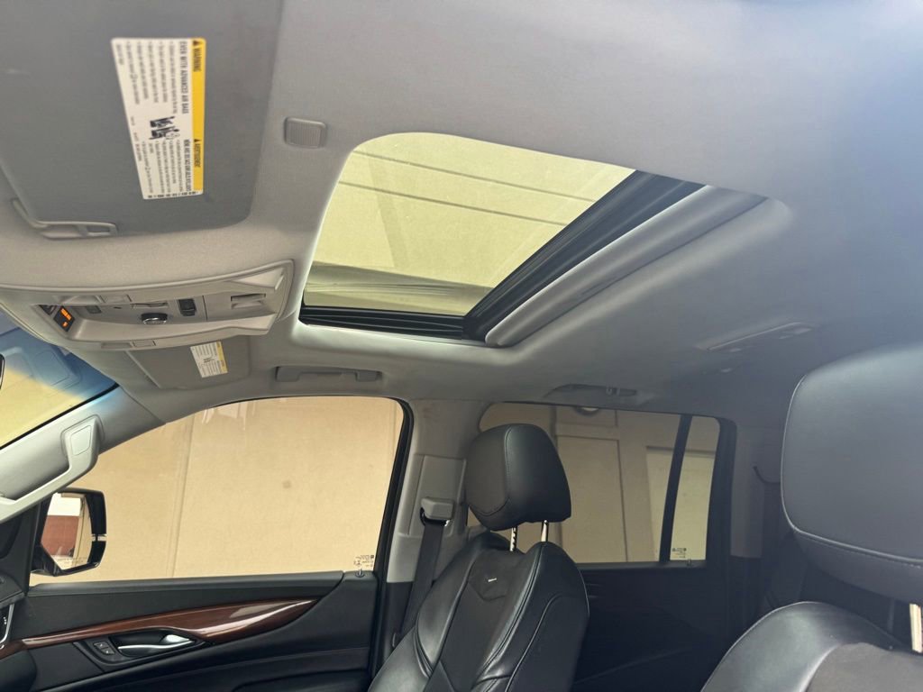 Used 2018 Cadillac Escalade ESV Luxury image 23
