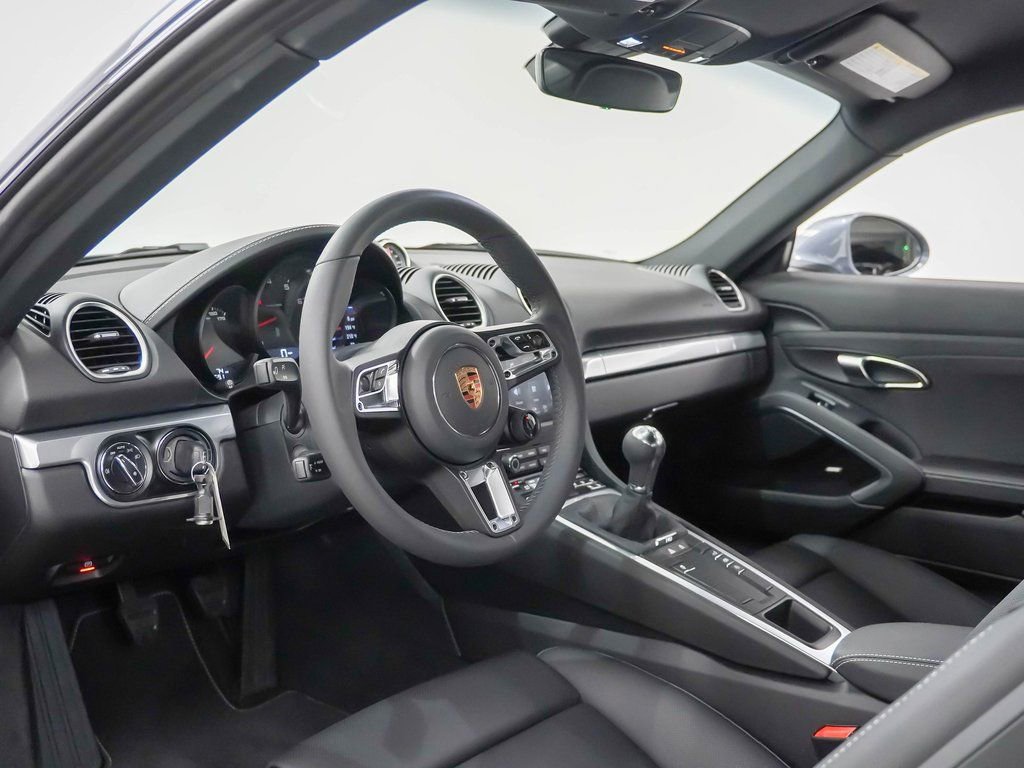 New 2025 Porsche 718 Cayman RWD image 4