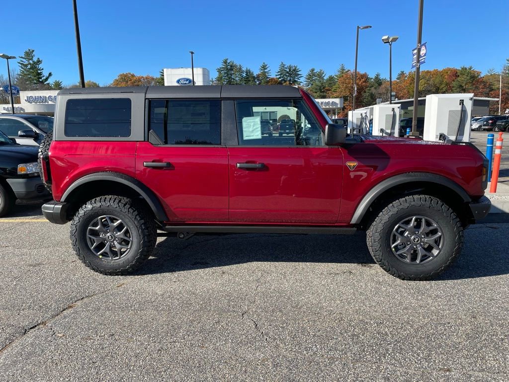 New 2025 Ford Bronco Badlands image 3