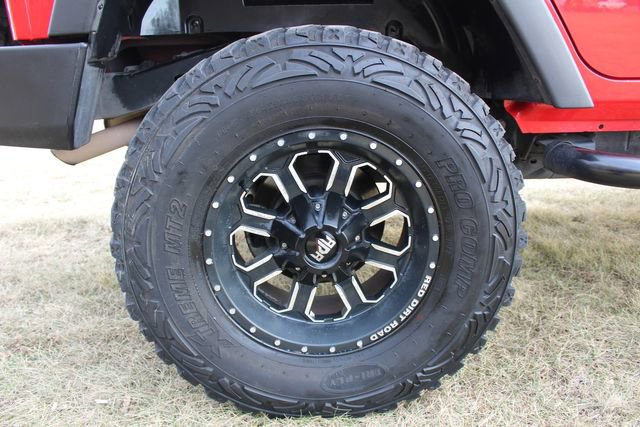 Used 2015 Jeep Wrangler Unlimited Sport w/ Connectivity Group AWD/4WD image 28