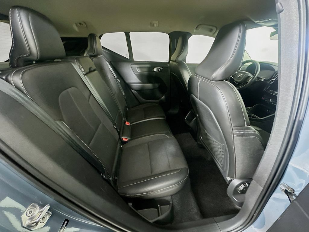 Used 2020 Volvo XC40 T5 Momentum AWD/4WD image 8