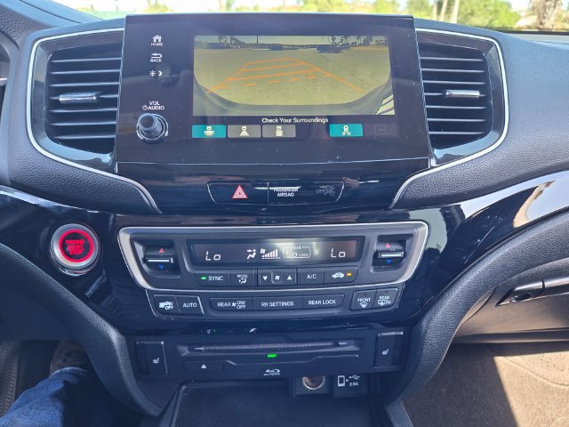 Used 2021 Honda Pilot Touring image 15