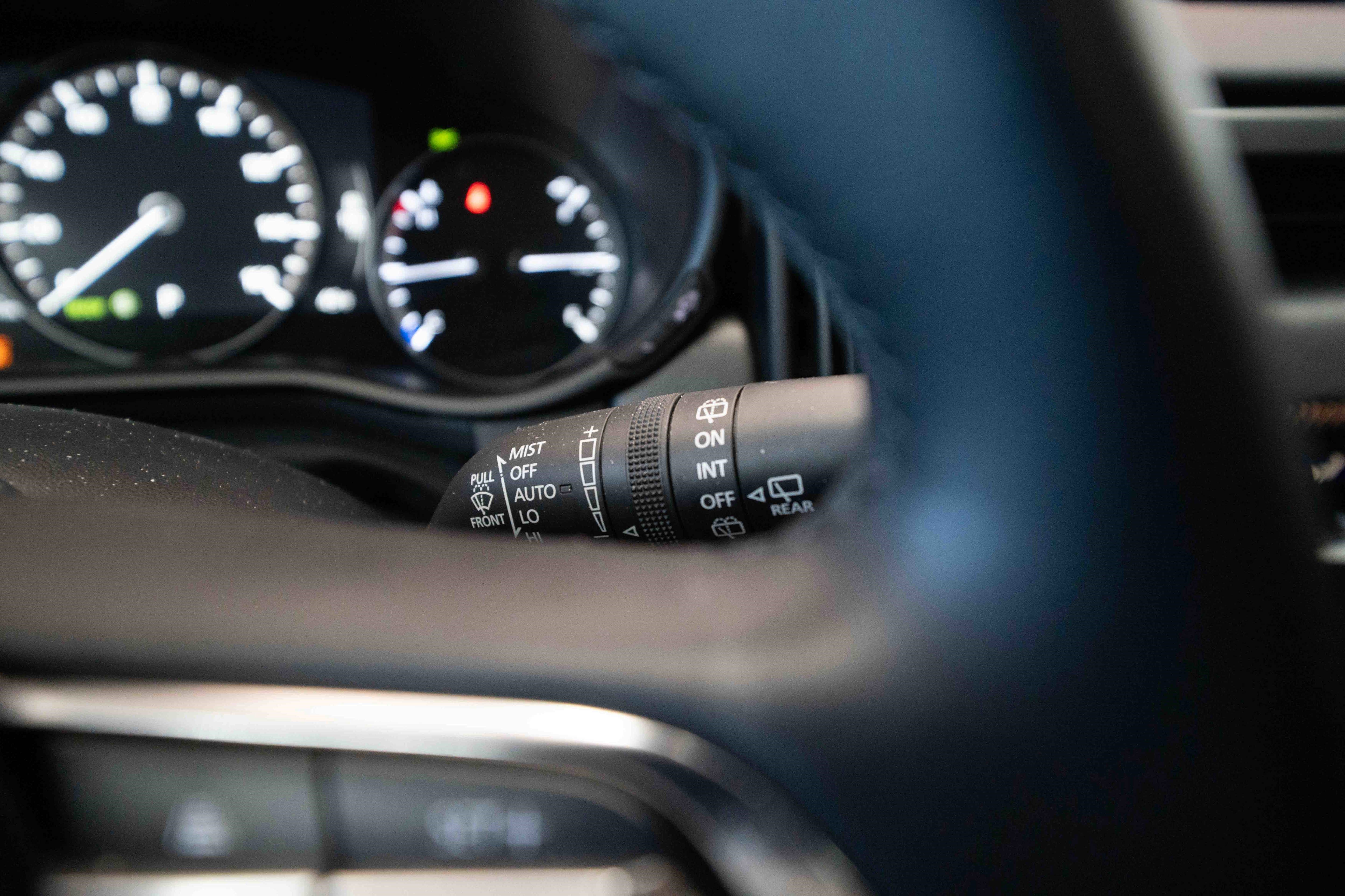 Used 2025 MAZDA CX-50 AWD 2.5 Hybrid w/ Premium Pkg image 14