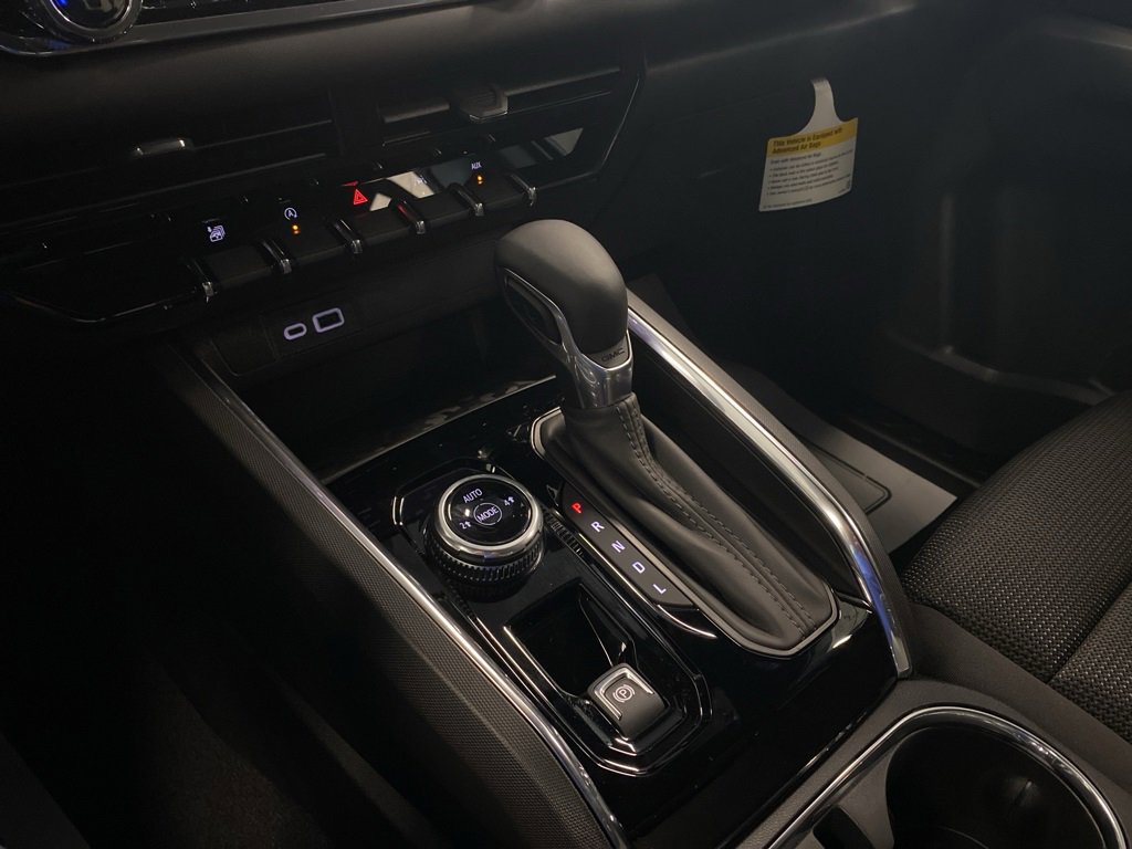 New 2025 GMC Canyon Elevation w/ Convenience Package image 31