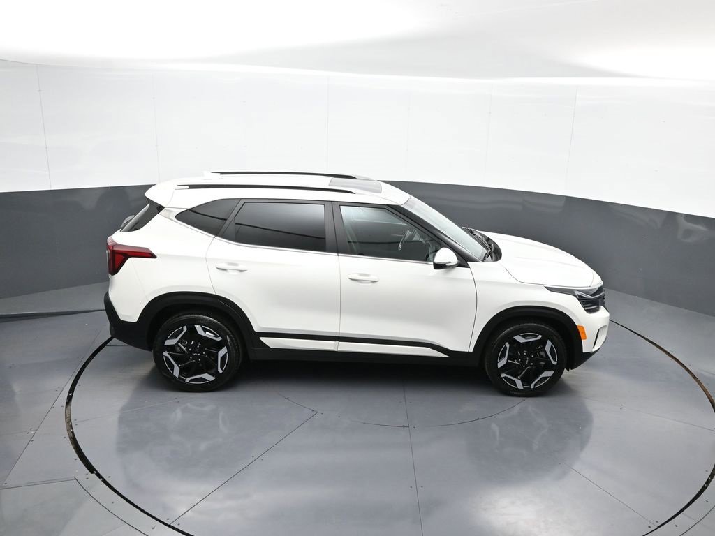 Certified 2025 Kia Seltos SX w/ SX Sunroof Package image 38