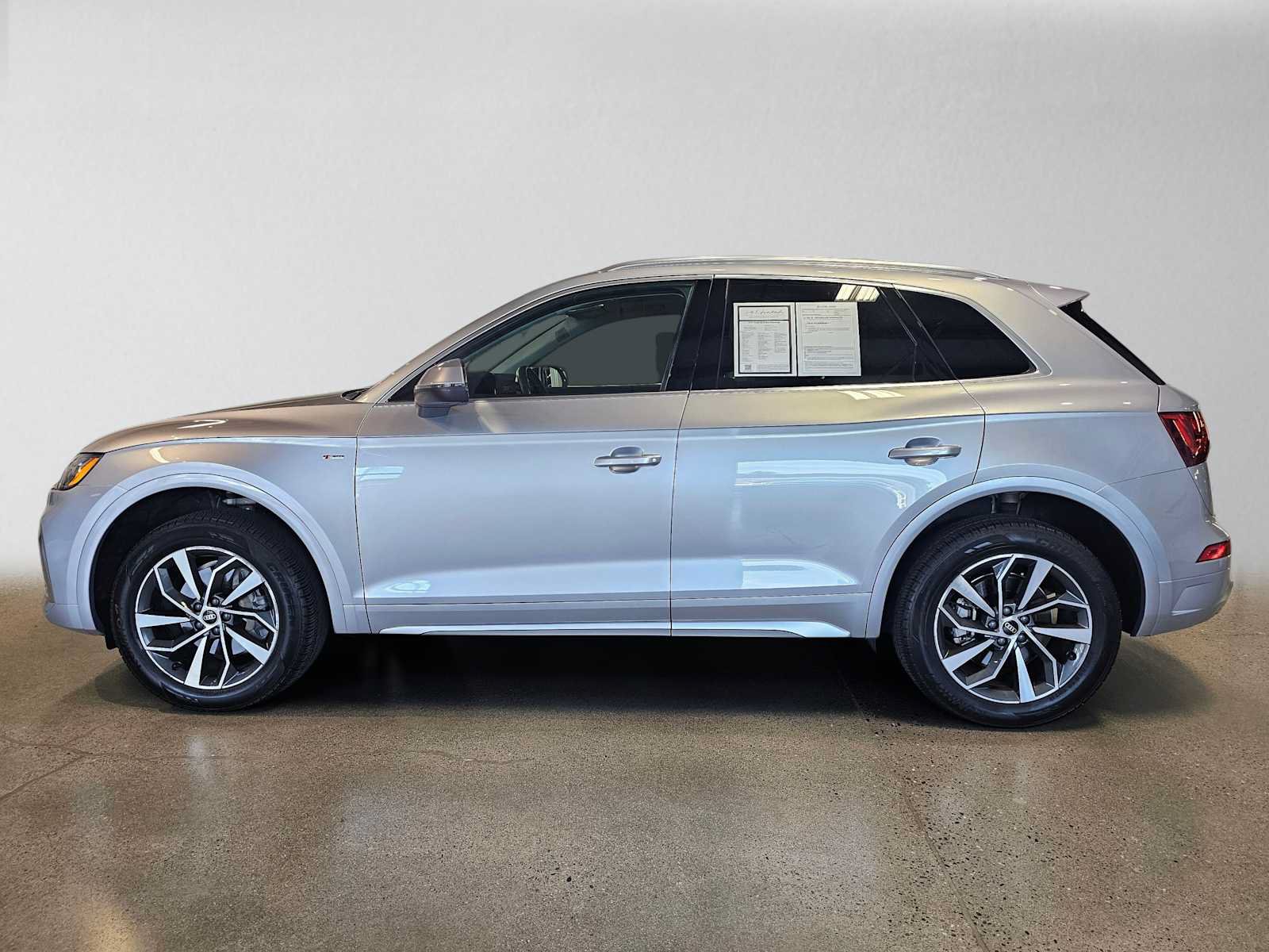 Used 2023 Audi Q5 2.0T Premium Plus w/ Premium Plus Package AWD/4WD image 6