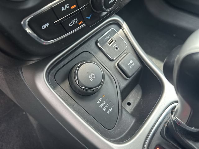Used 2019 Jeep Compass Latitude w/ Popular Equipment Group AWD/4WD image 37