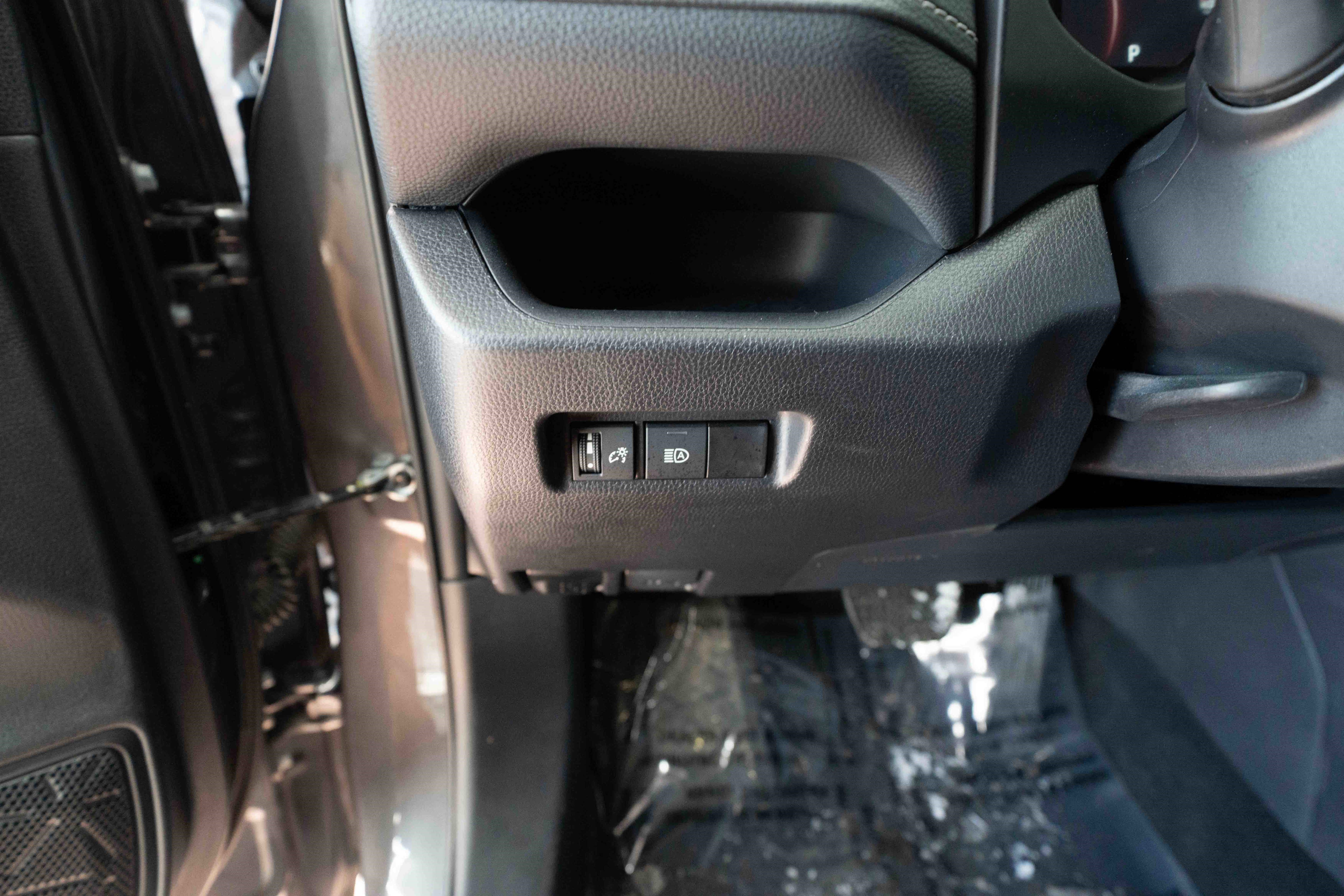 Used 2025 Toyota RAV4 XLE image 11