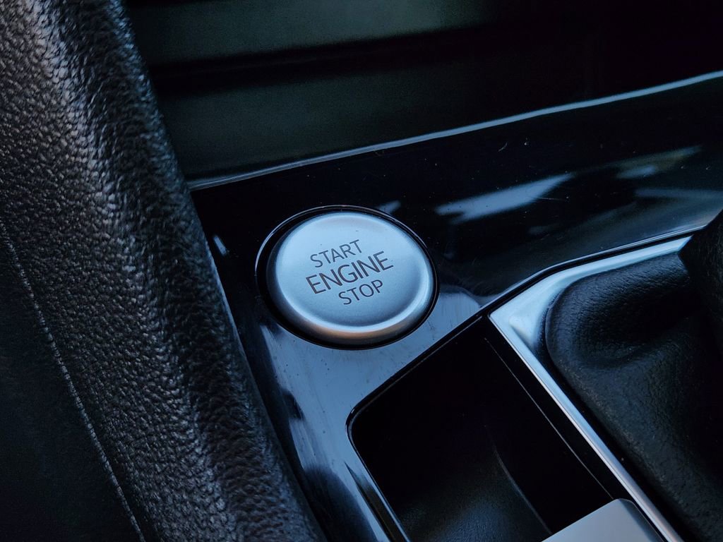 Used 2024 Volkswagen Taos SE image 21