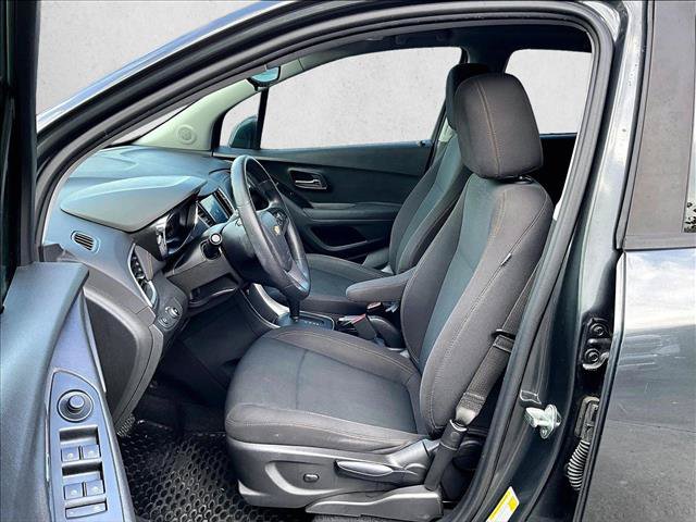 Used 2020 Chevrolet Trax LS FWD image 26