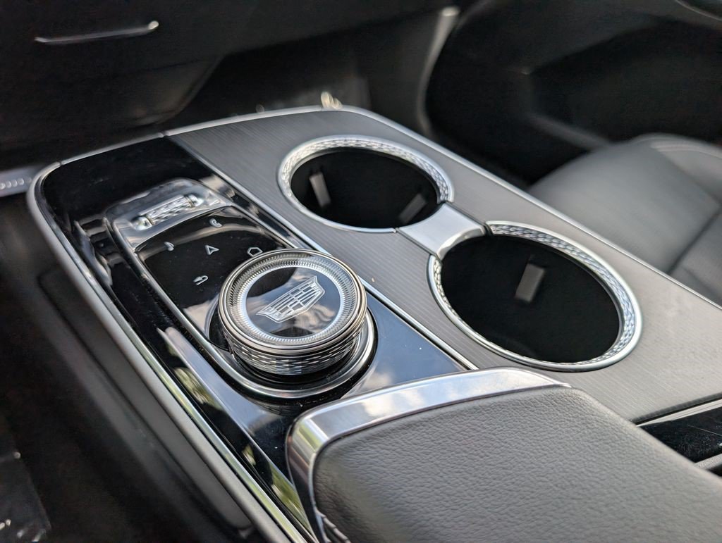 Certified 2024 Cadillac Lyriq Luxury AWD/4WD image 30