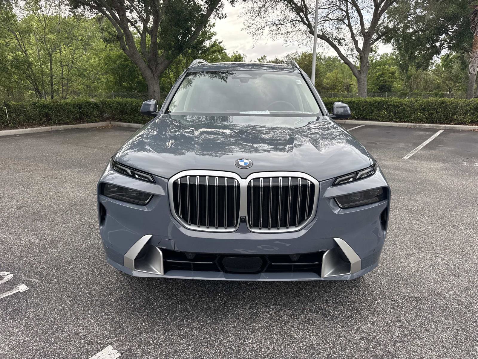 Used 2026 BMW X7 xDrive40i w/ Premium Package image 9