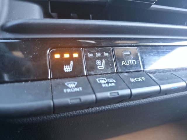 Used 2025 Toyota Crown Signia image 14