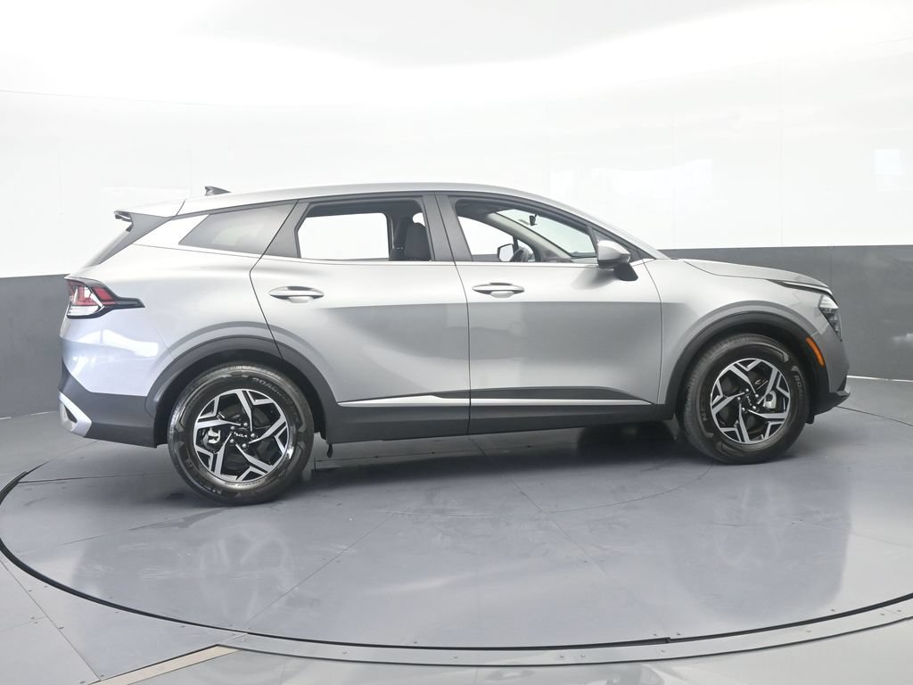 Used 2025 Kia Sportage LX FWD image 7
