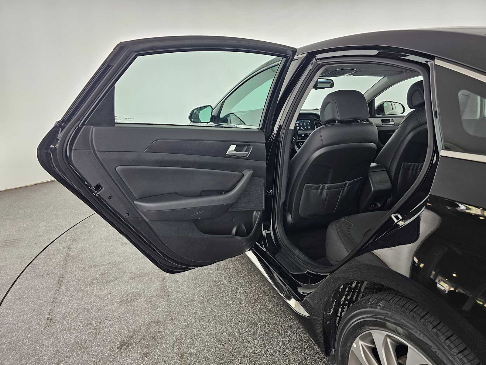 Used 2017 Hyundai Sonata Sport w/ Value Edition Package 02 image 15