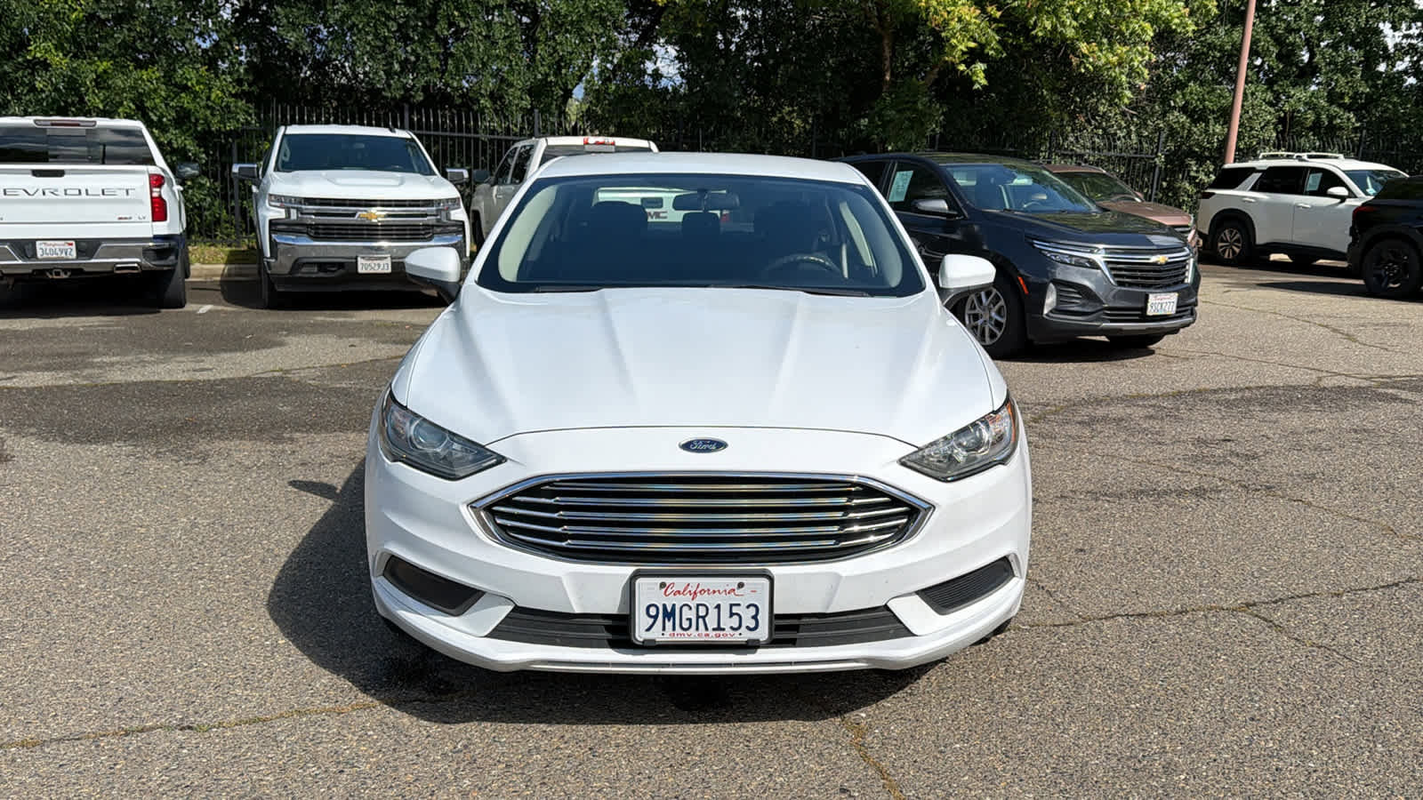 Used 2018 Ford Fusion SE w/ Fusion SE Technology Package FWD image 2