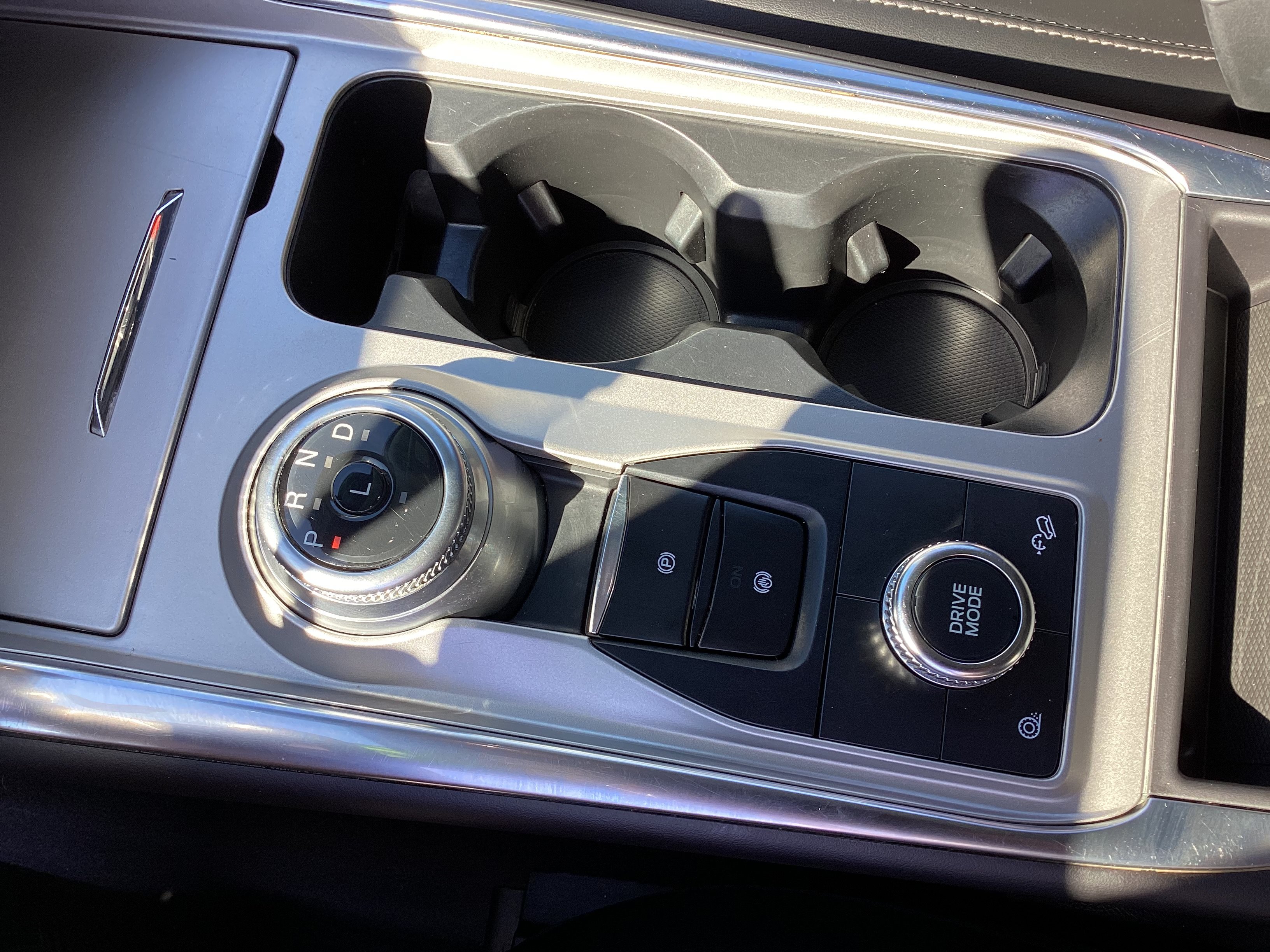 Used 2023 Ford Explorer XLT w/ Equipment Group 202A AWD/4WD image 18
