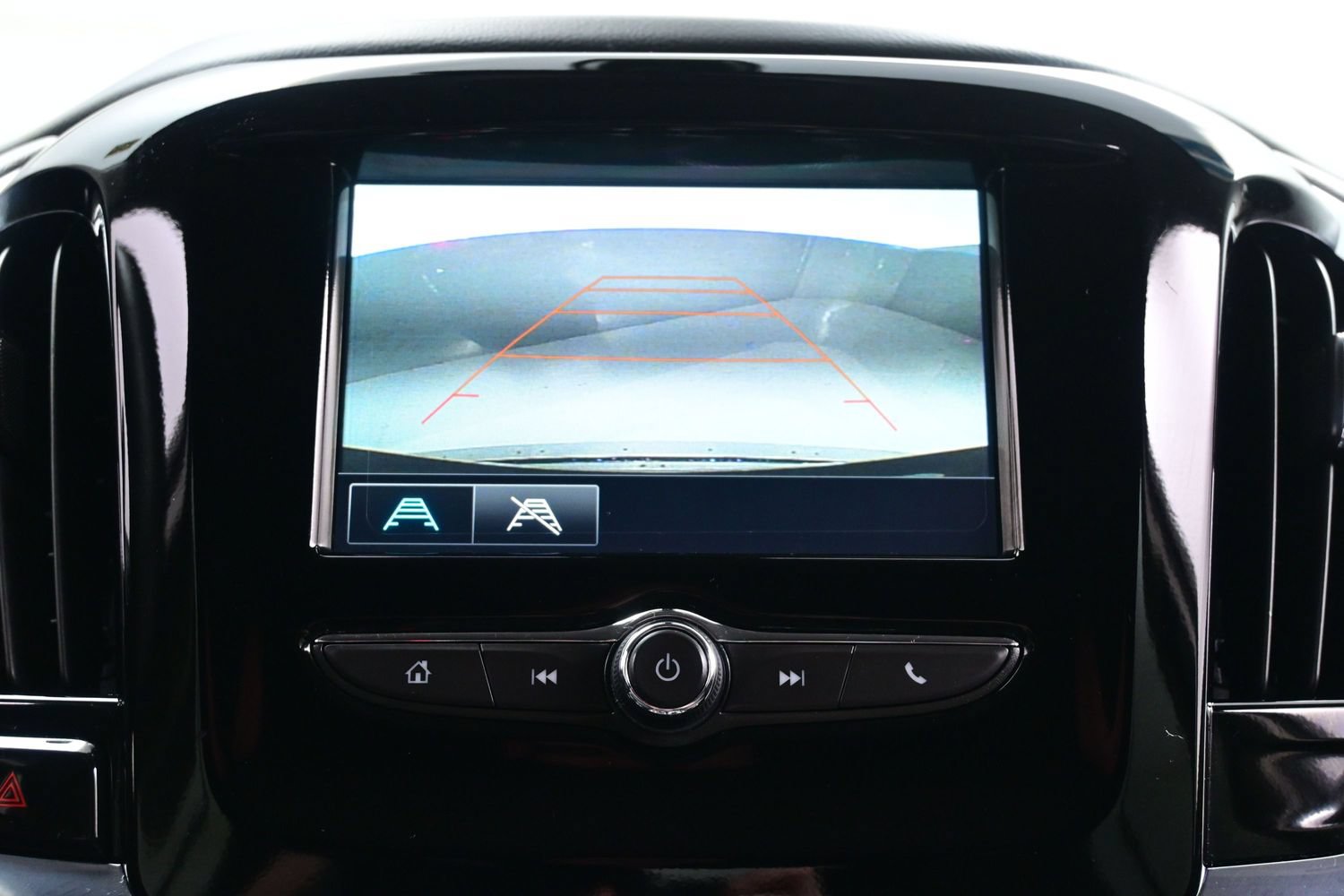 Used 2018 Chevrolet Traverse LS FWD image 21