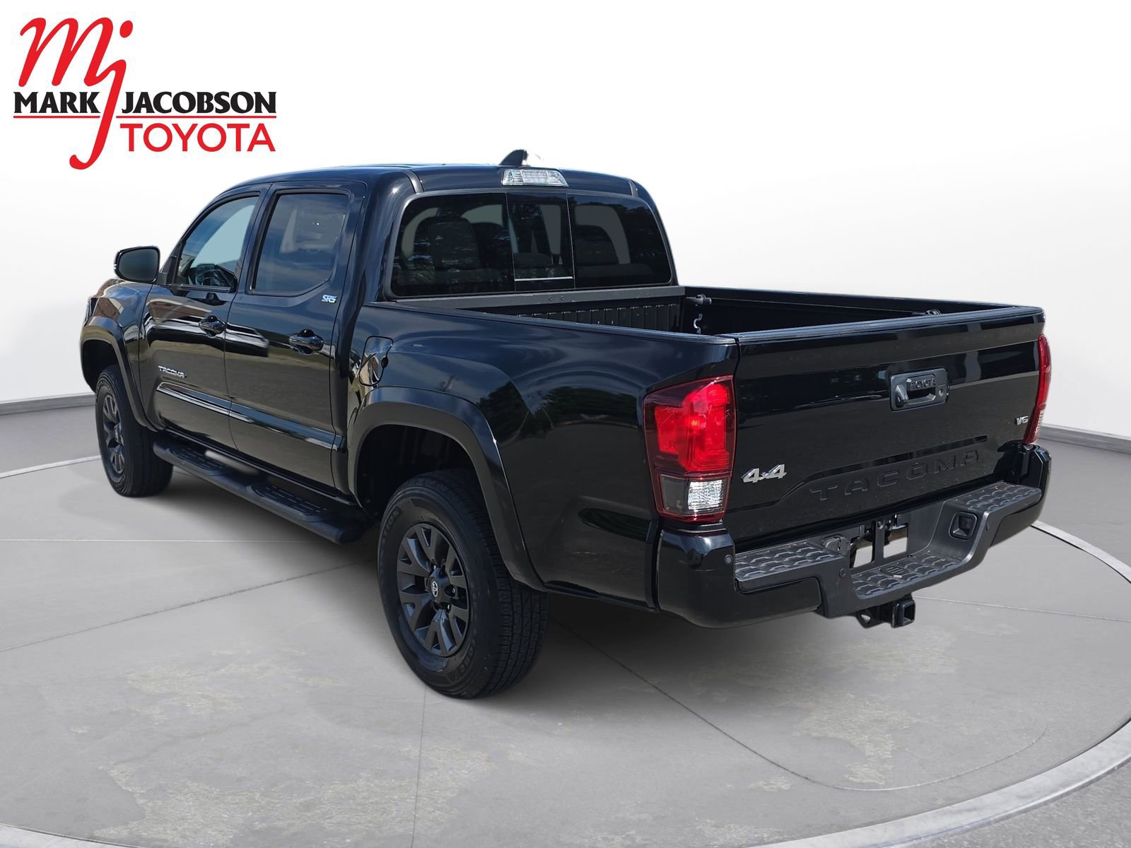 Used 2023 Toyota Tacoma SR5 AWD/4WD image 7