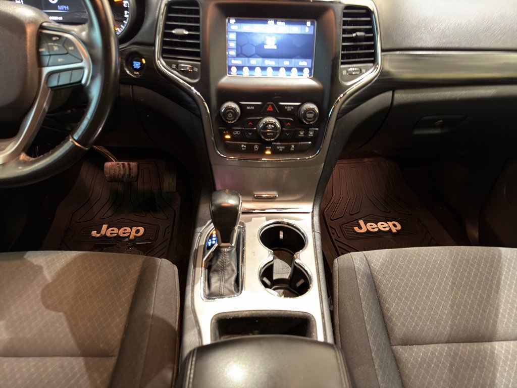 Used 2021 Jeep Grand Cherokee Laredo image 19