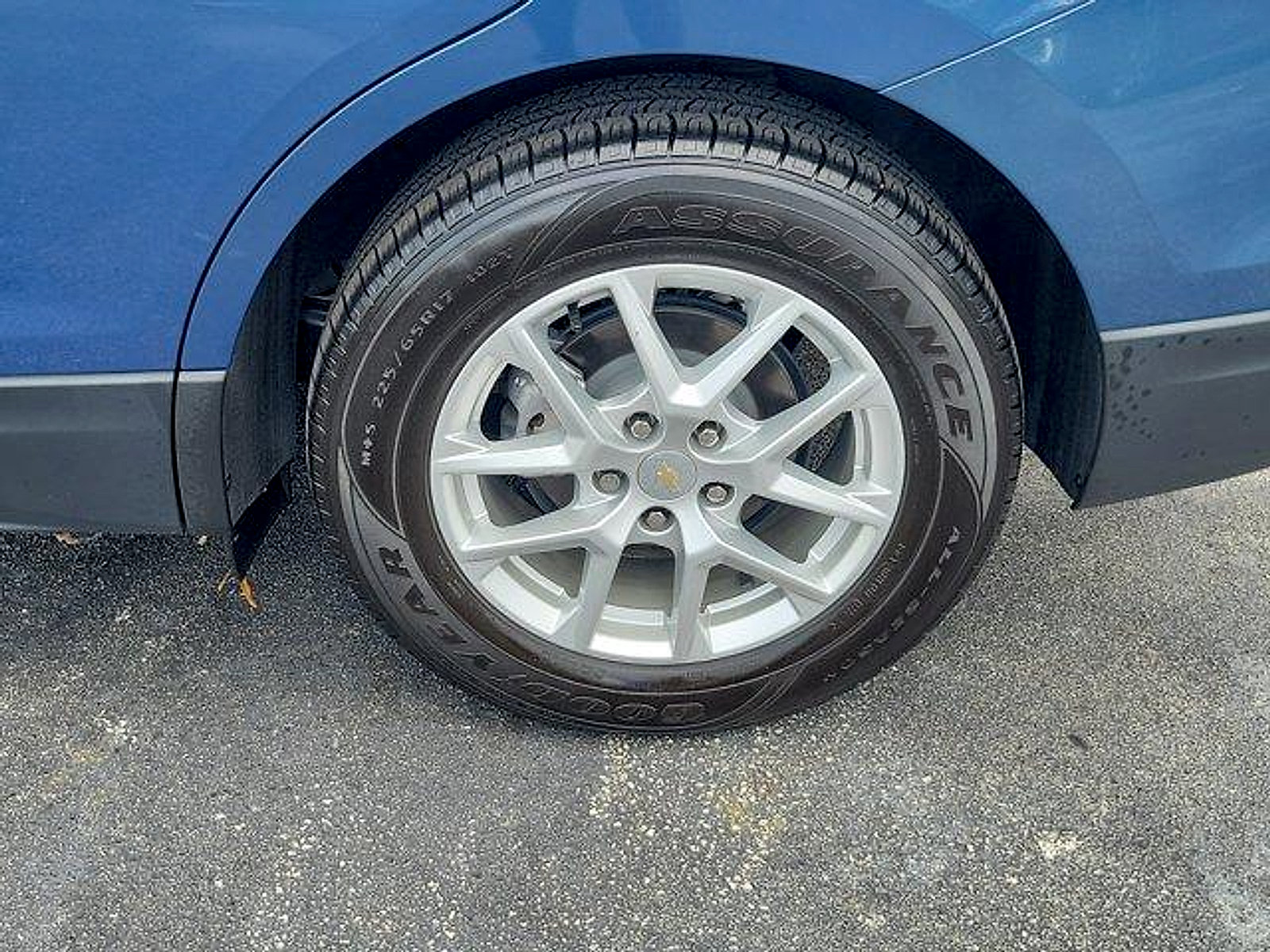 Used 2024 Chevrolet Equinox LS FWD image 11